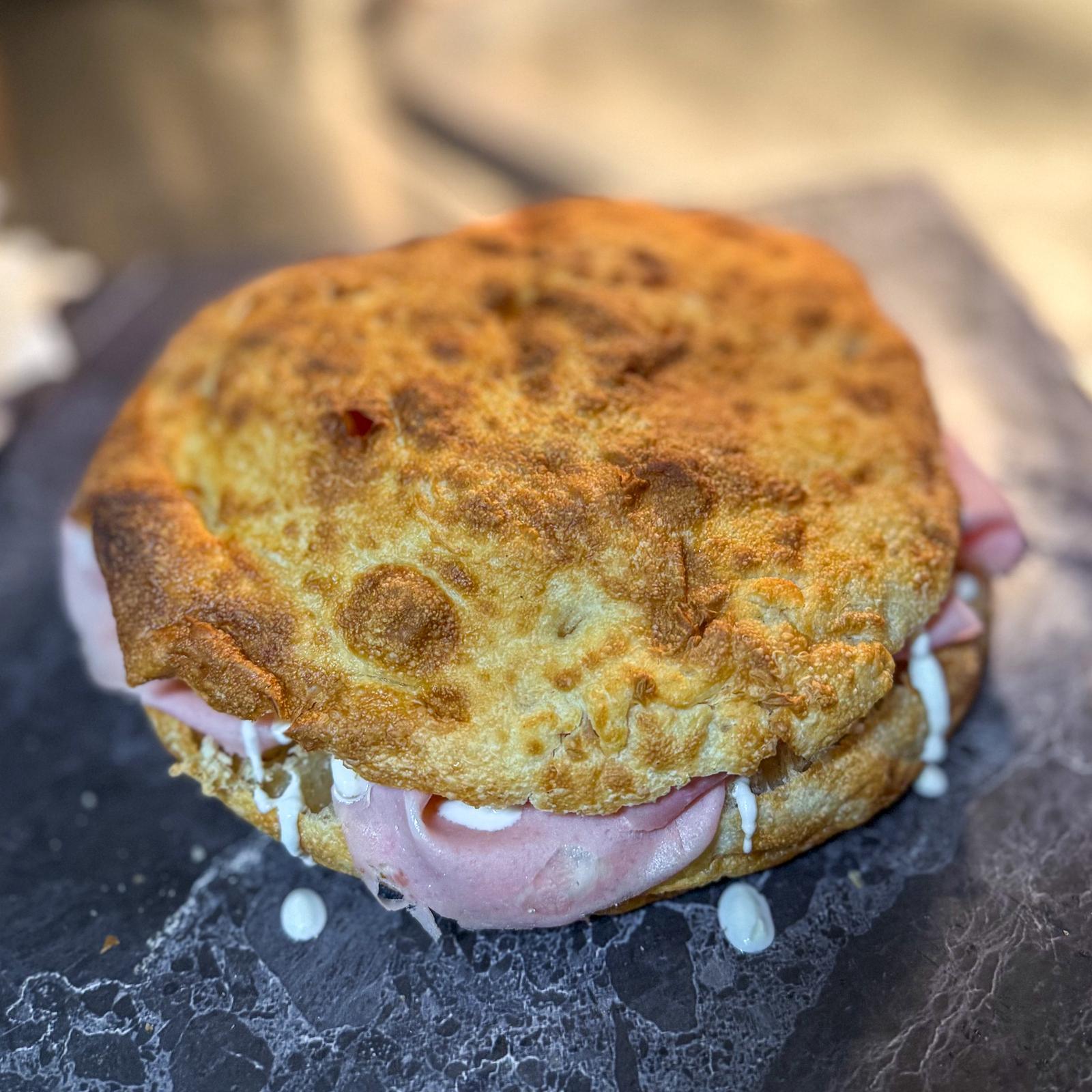 mortadella e burrata
