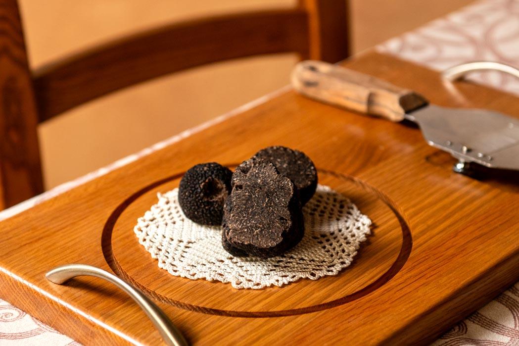 Bruschetta al tartufo nero